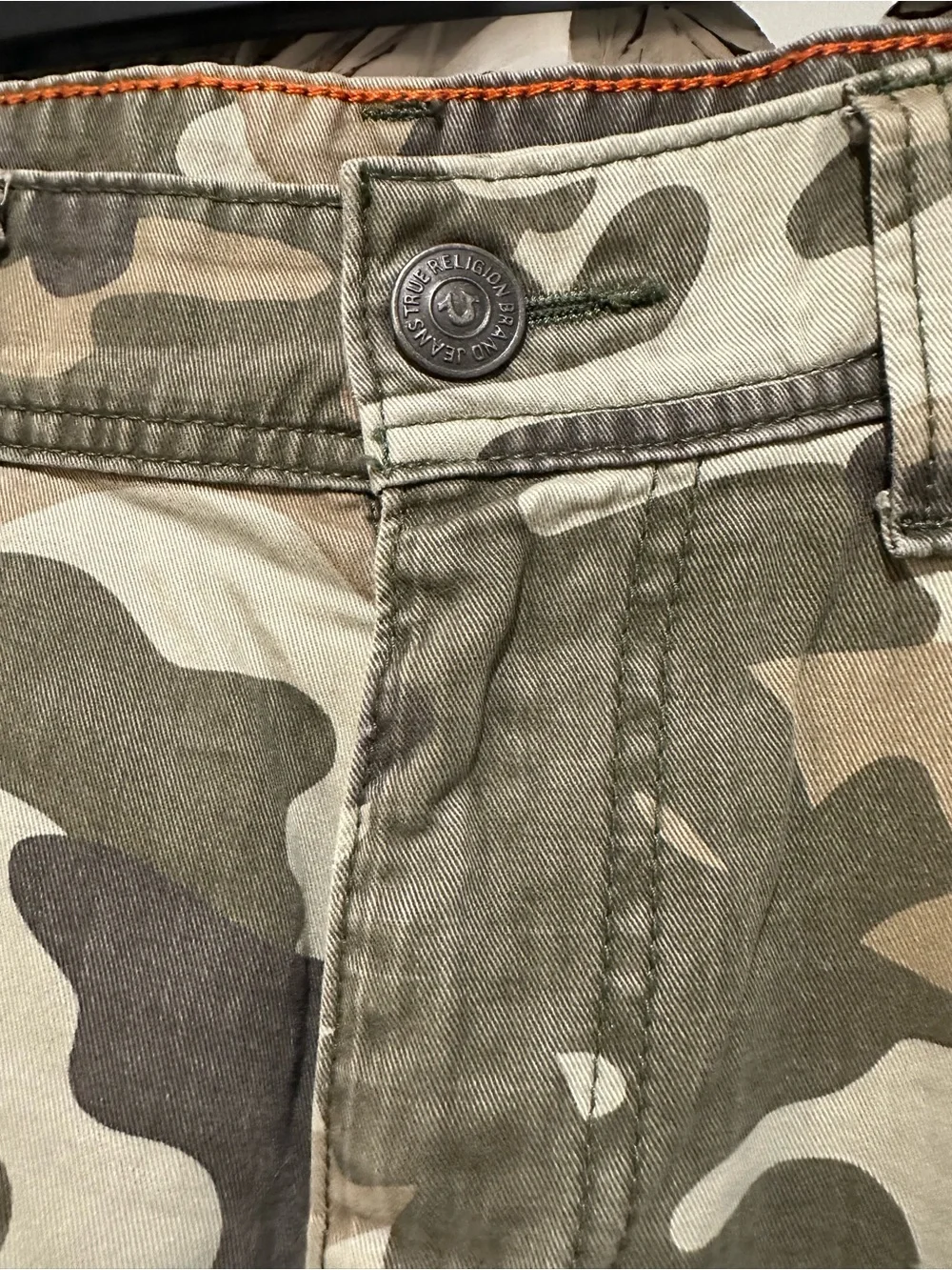 True Religion Men's jogger Camo Cargo Pants in Olive and Khaki